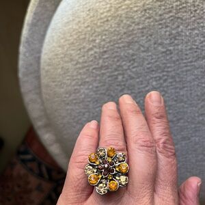 Elegant Floral Gemstone Ring